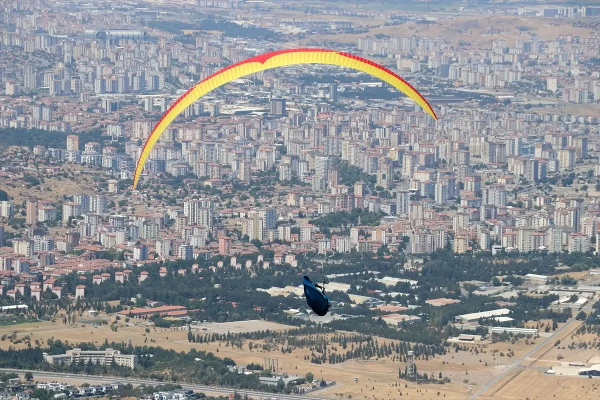 Türkiye Yamaç Paraşütü Şampiyonası Kayseri'de Devam Ediyor