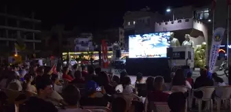 Türkiye-Yunanistan EuroBasket 2025 yarı final maçı Manisa'da dev ekrandan izlendi