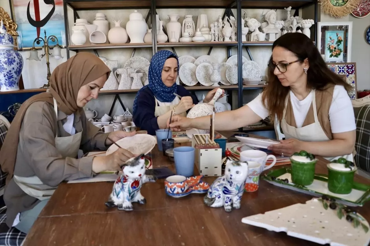 Kız Kardeşler Çinicilik Atölyesi Açtı