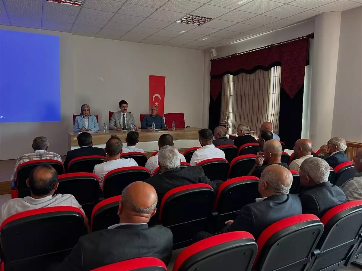 Ulaş Kaymakamı Muhtarlarla Toplantı Düzenledi
