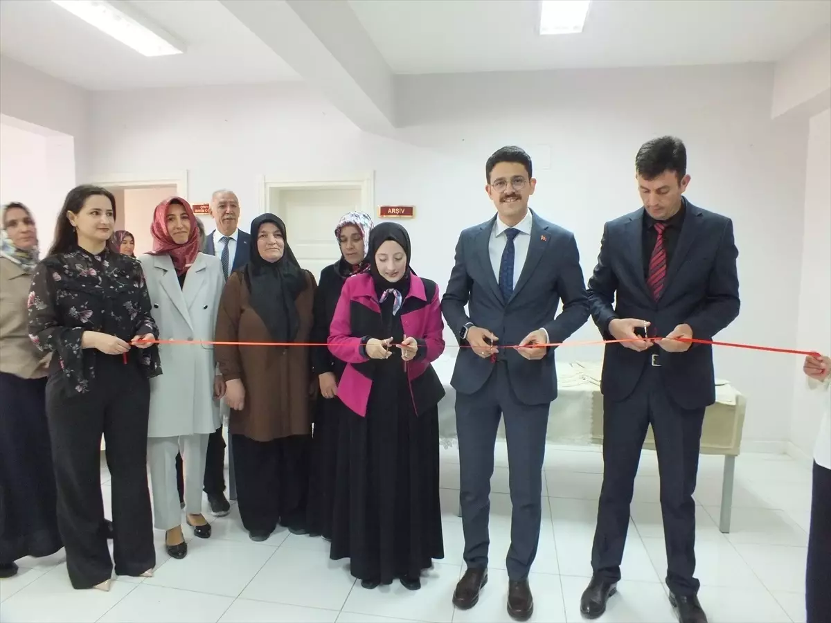 Sivas'ta Kadınların Yıl Sonu Sergisi Açıldı