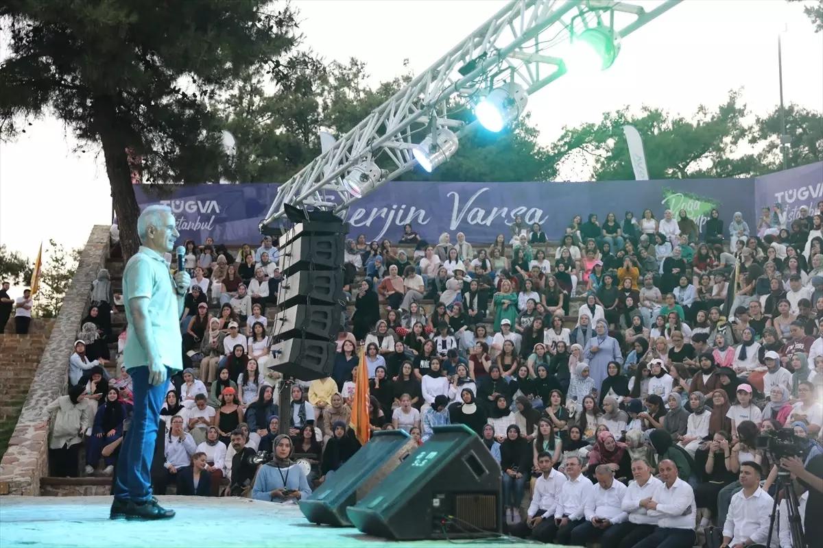 Ulaştırma ve Altyapı Bakanı Uraloğlu, Edirne'de gençlerle bir araya geldi Açıklaması
