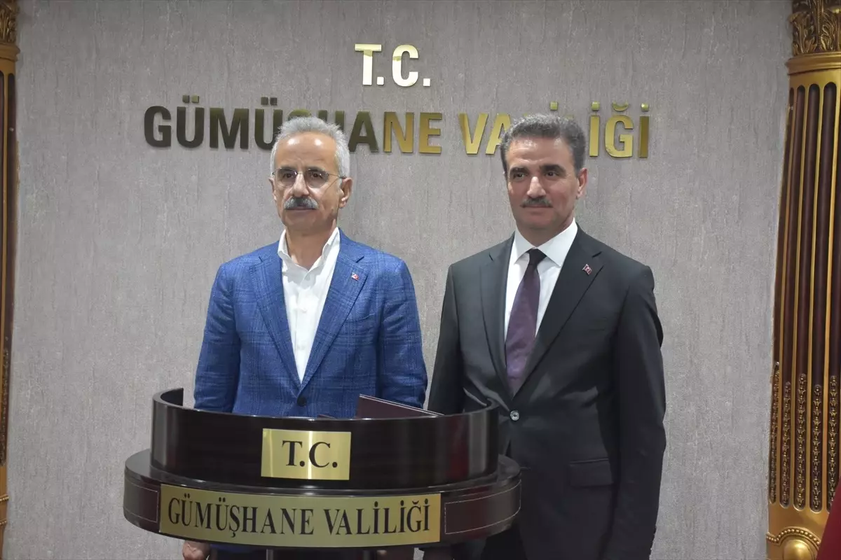 Ulaştırma ve Altyapı Bakanı Uraloğlu Gümüşhane'de ziyaretlerde bulundu