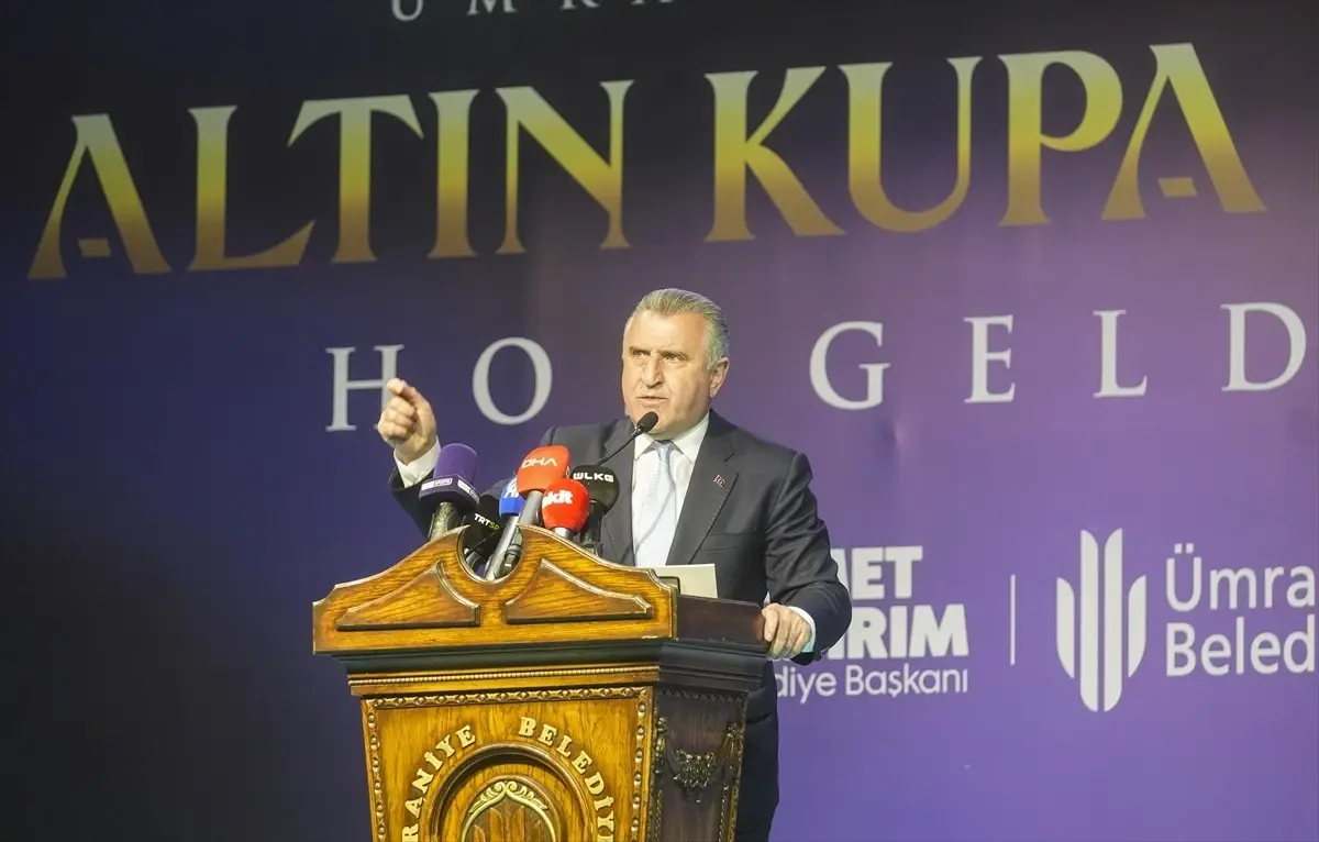 Ümraniye Belediyesi, 'Altın Kupa Gecesi' etkinliği düzenledi