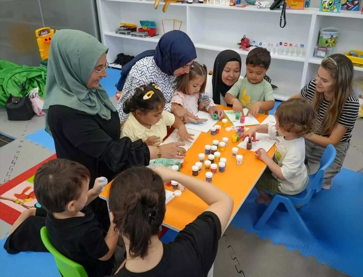 Ümraniye'de 'Aile Yılı' Kapsamında Anne Çocuk Atölyeleri Düzenlendi