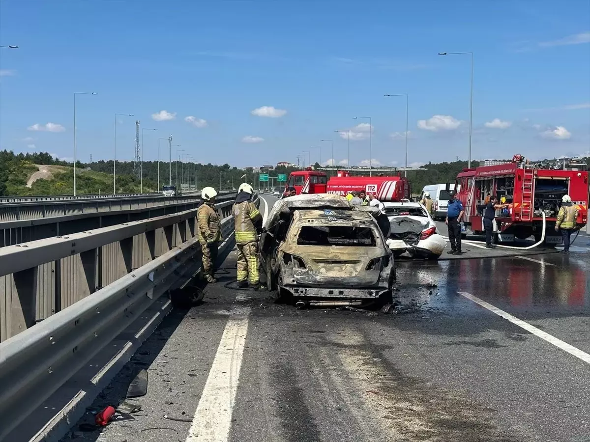 Ümraniye'de Zincirleme Trafik Kazası: 3 Yaralı