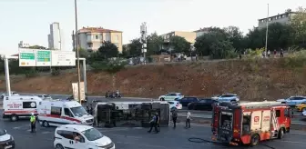 Ümraniye TEM Otoyolu'nda Servis Aracı Devrildi