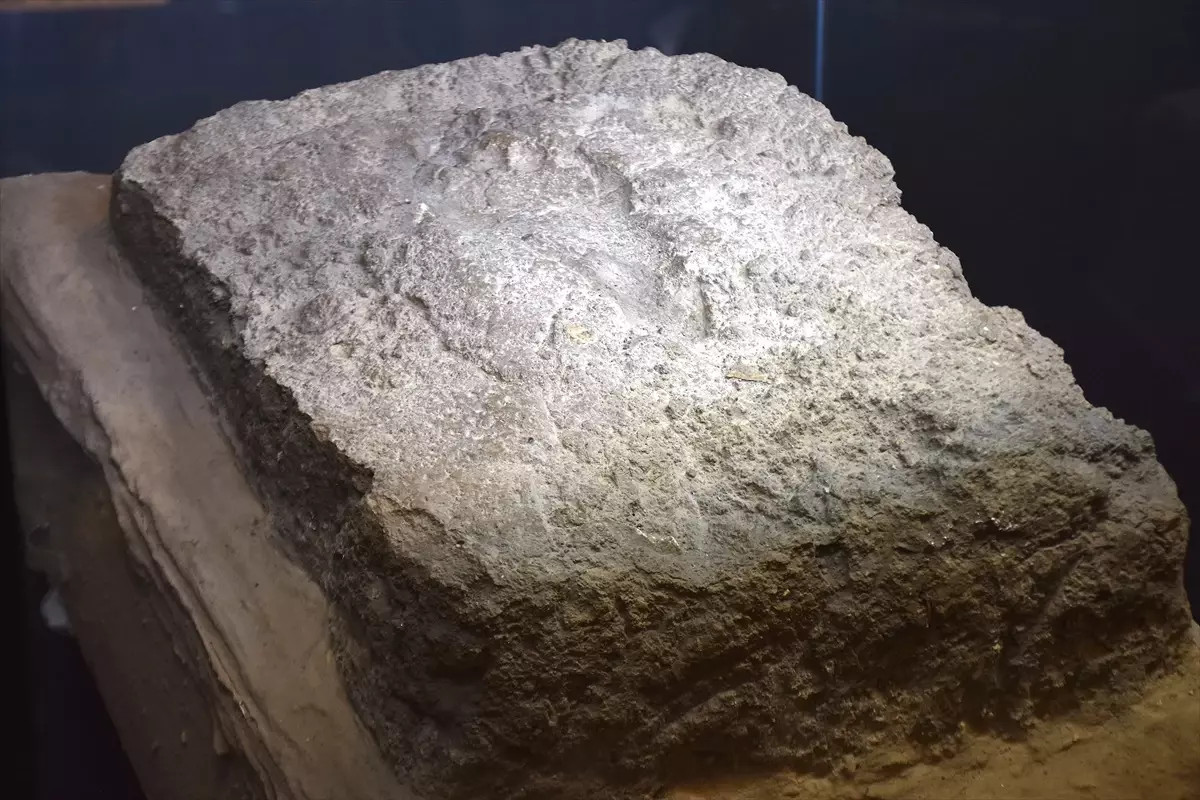 Urartulara ait kadın ayak izi Van Müzesi'nde ilk kez sergileniyor