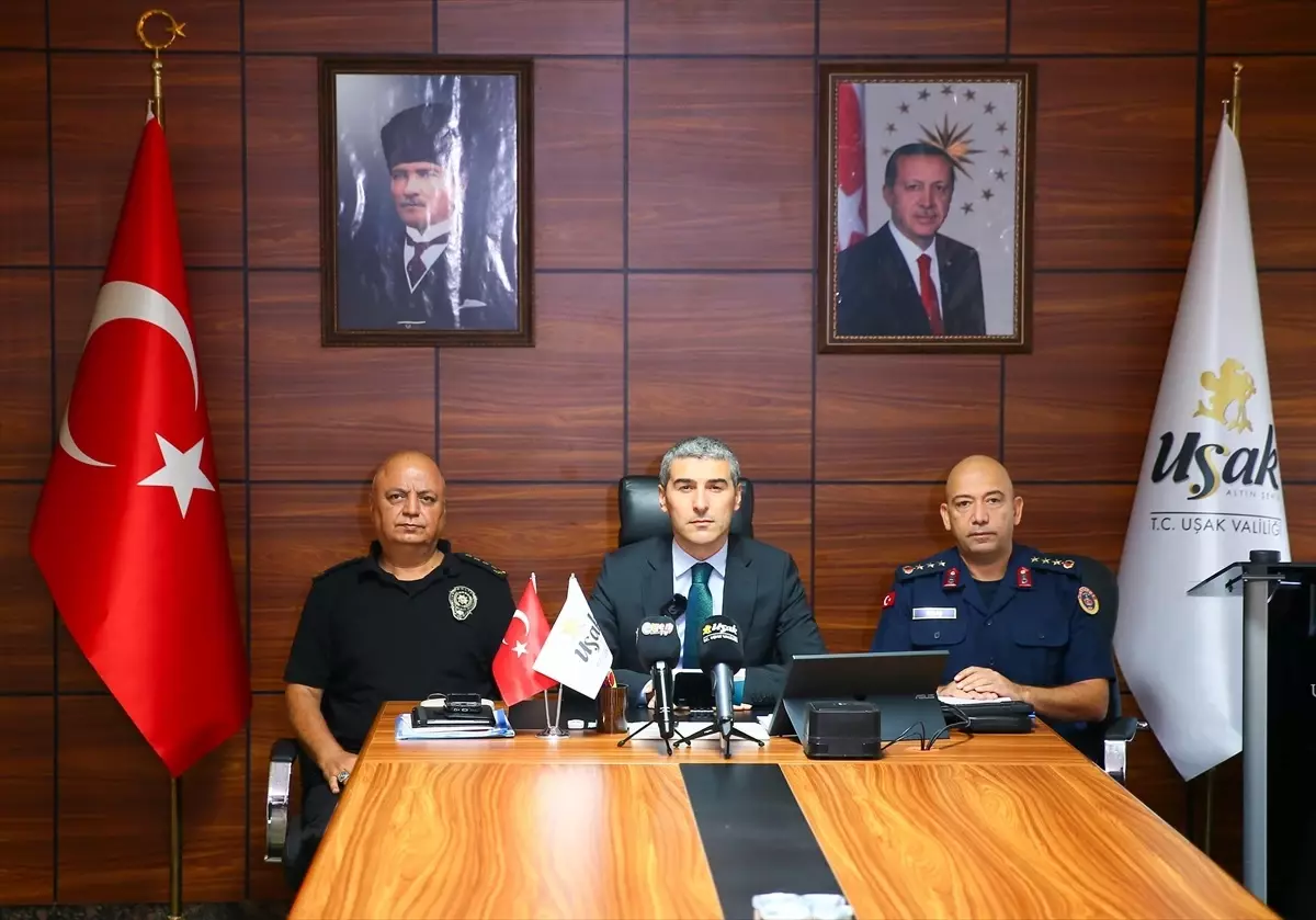 Uşak'ta Orman ve Ziraat Alanlarında Yangın Alarmı: 1500 Hektar Zarar Gördü