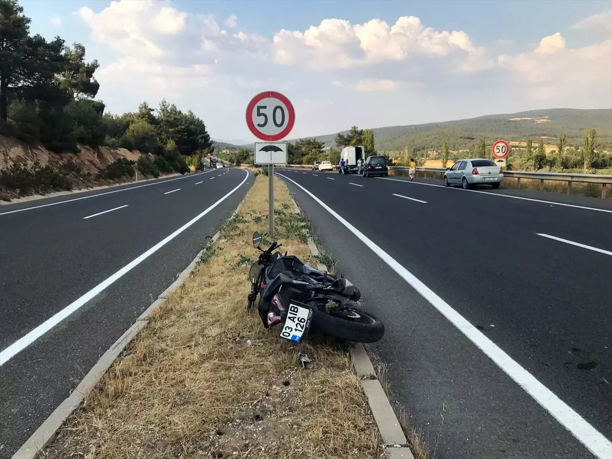 Uşak'ta Motosiklet Kazası: 1 Ölü, 1 Yaralı