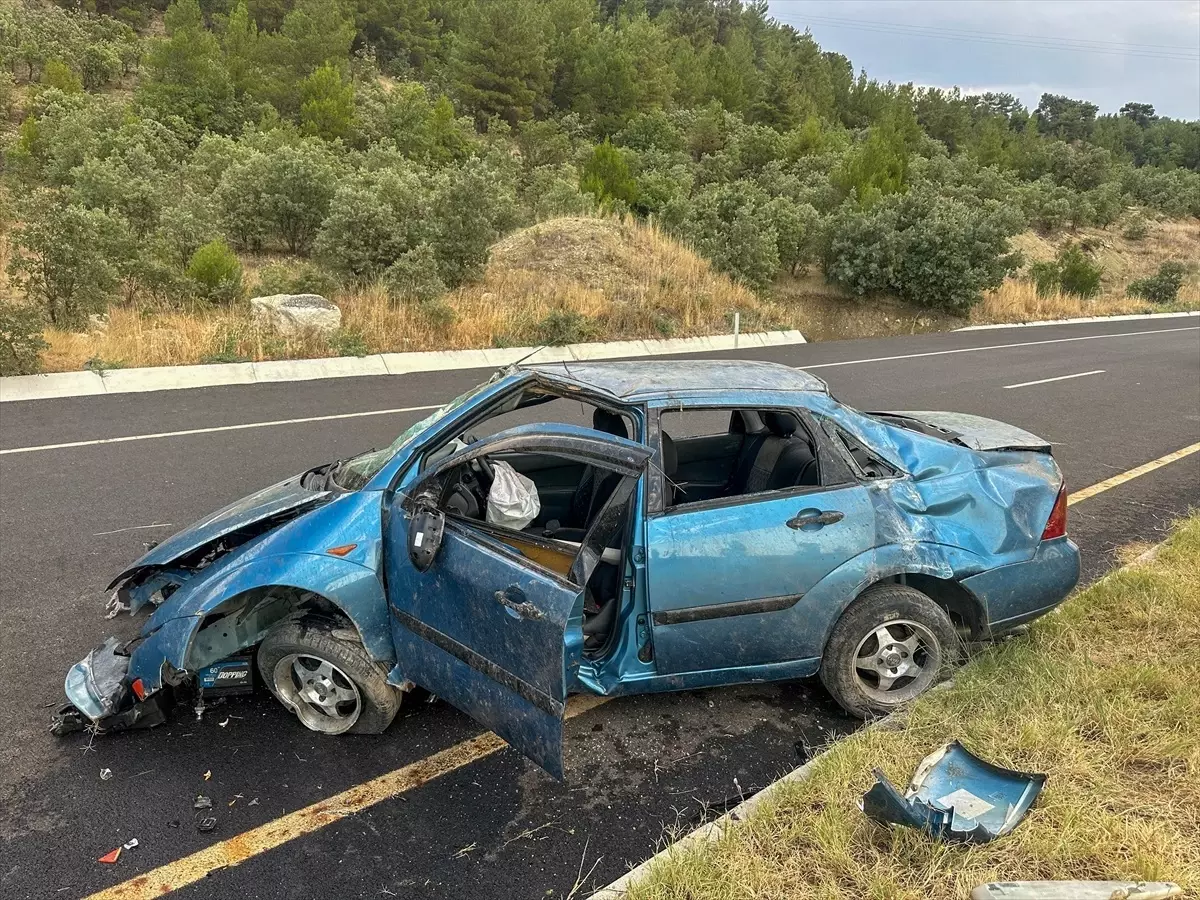 Uşak'ta Kaza: 5 Kişi Hastaneye Kaldırıldı