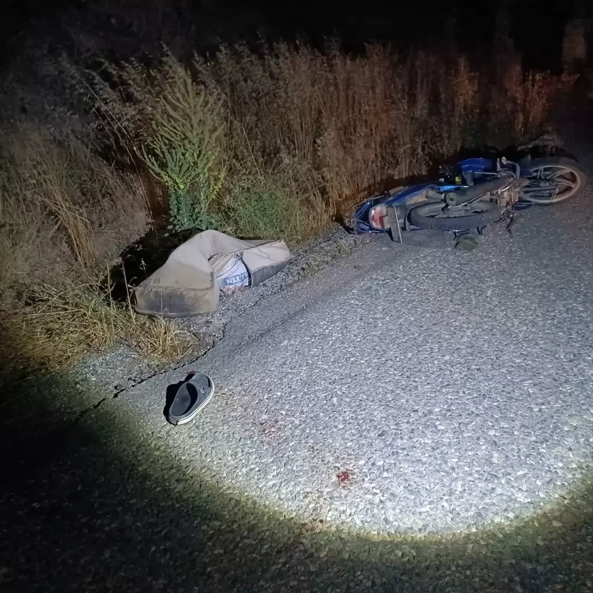 Uşak'ta Motosiklet Kazası: Sürücü Ağır Yaralandı