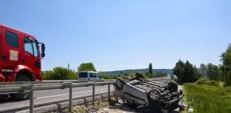 Uşak'ta Takla Atan Hafif Ticari Araçta 5 Kişi Yaralandı