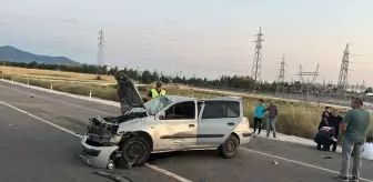 Uşak'ta Takla Atan Otomobilde 3 Yaralı