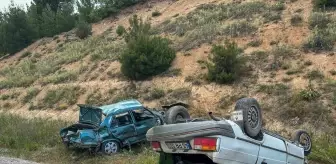 Uşak'ta İki Otomobilin Çarpışması Sonucu 7 Kişi Yaralandı