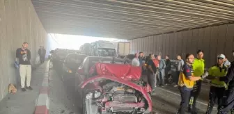 Uşak'ta Trafik Kazası: 3 Yaralı