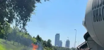 Üsküdar'da bir otomobil yandı