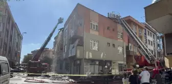 Üsküdar'da Çatı Katında Yangın
