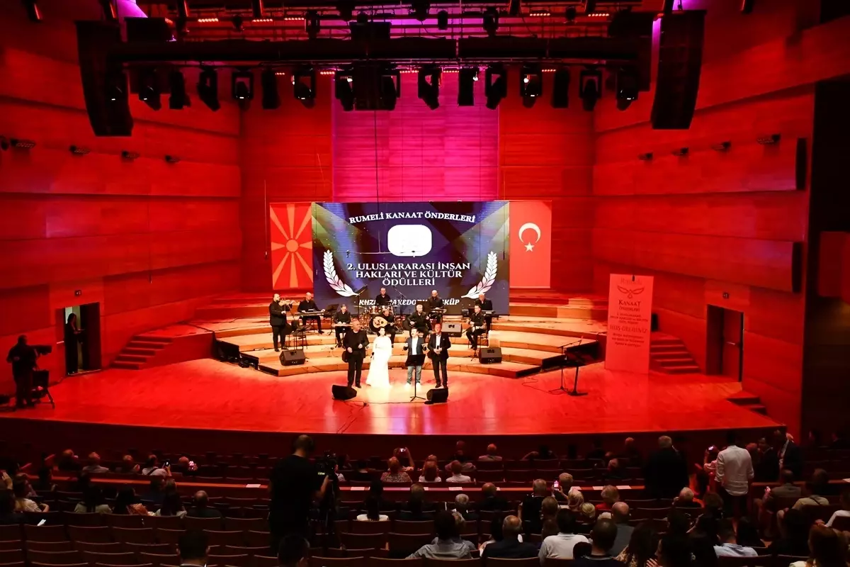 Kuzey Makedonya'da 2. Uluslararası İnsan Hakları ve Kültür Ödülleri Töreni Düzenlendi