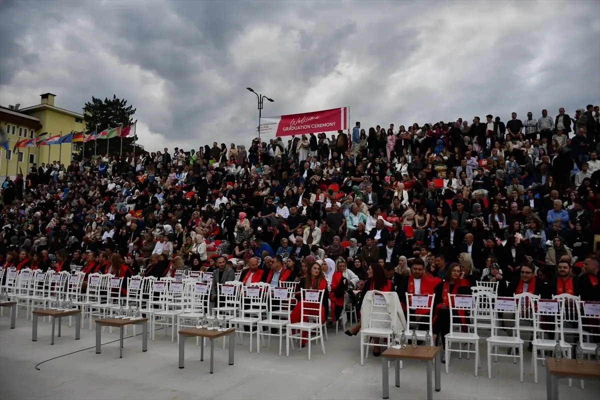 Uluslararası Balkan Üniversitesi'nde 15. Mezuniyet Töreni Düzenlendi