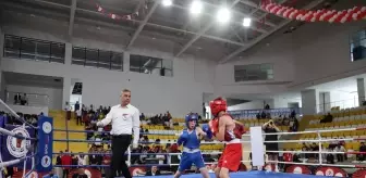 Bayburt'ta Üst Minik Erkekler ve Kadınlar Türkiye Ferdi Boks Şampiyonası Devam Ediyor