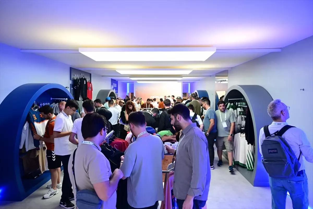TSKGV, IDEF 2025'te Vakıf Mağaza'yı Tanıttı