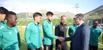 Vali Çiftçi, Konyaspor'u Yüksek İrtifa Kamp Merkezi'nde Ziyaret Etti