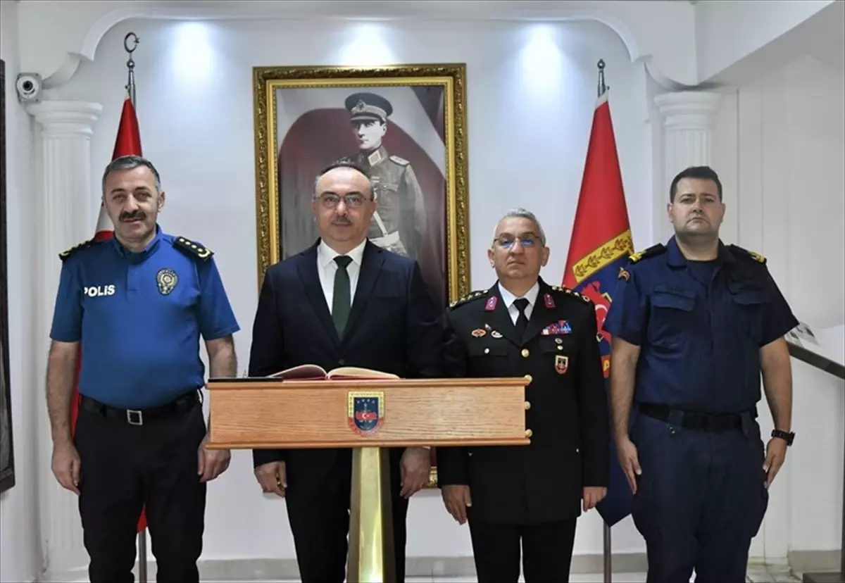 Tekirdağ Valisi Soytürk, Jandarma Komutanı Güngör&apos;ü Ziyaret Etti
