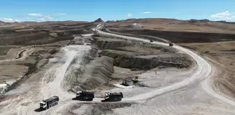 Van'a yapılan 41 kilometrelik çevre yolunda çalışmalar sürüyor