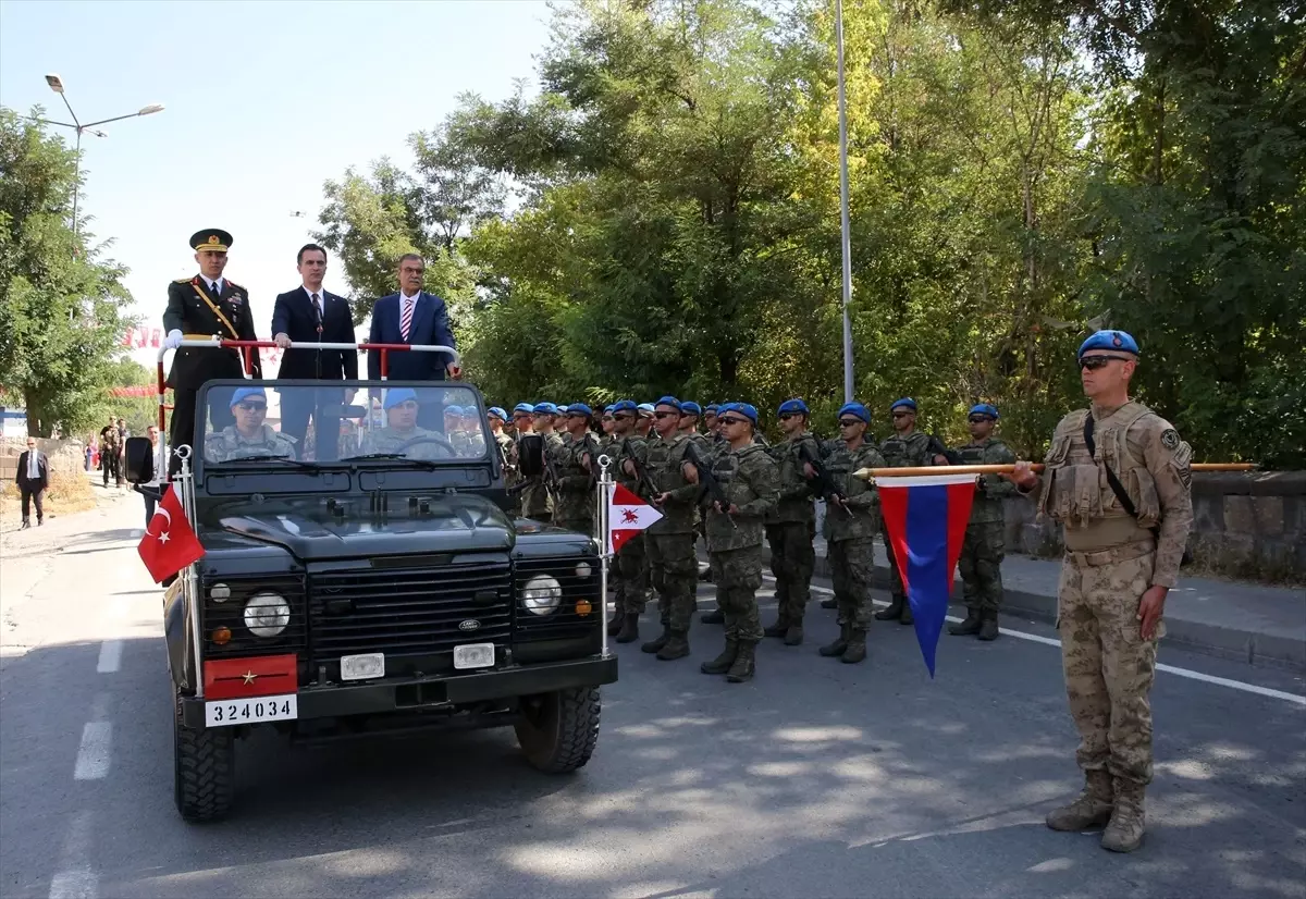 Van, Bitlis, Hakkari ve Muş'ta 30 Ağustos Zafer Bayramı törenlerle kutlandı
