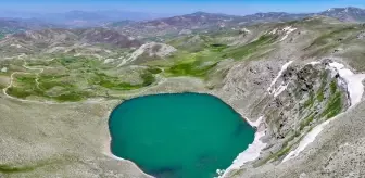 Çalyan Gölü Yaz Aylarında Doğaseverlerin Uğrak Noktası Oluyor
