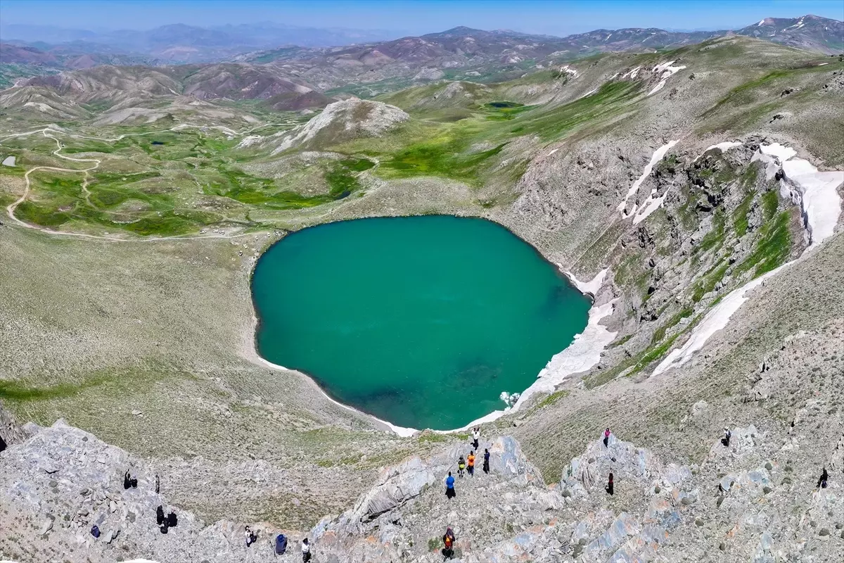 Çalyan Gölü Yaz Aylarında Doğaseverlerin Uğrak Noktası Oluyor