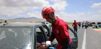 Van'da Gerçek Gibi Tatbikat: Trafik Kazası Kurtarma Senaryosu