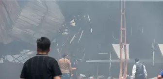 Van'da Geri Dönüşüm Tesisinde Yangın Çıktı