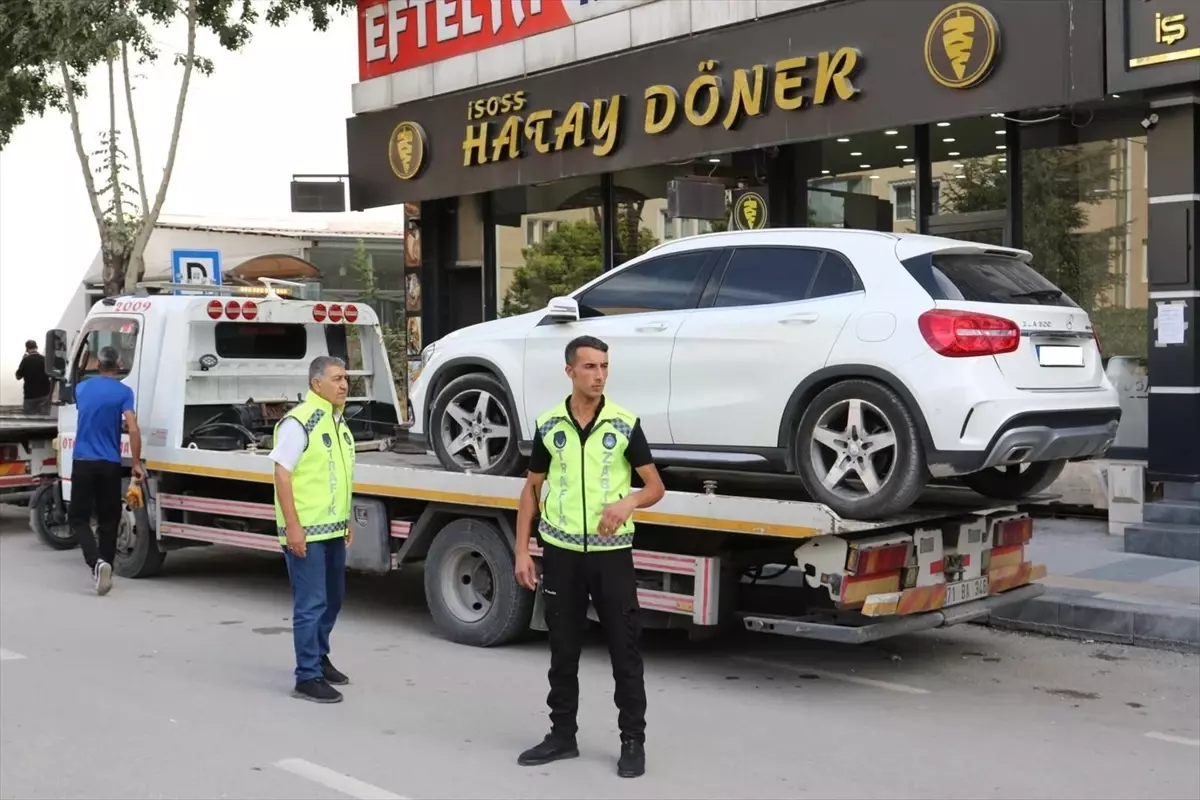 Van'da Hatalı Park Eden Araçlara Cezai İşlem ve Çekim Uygulaması