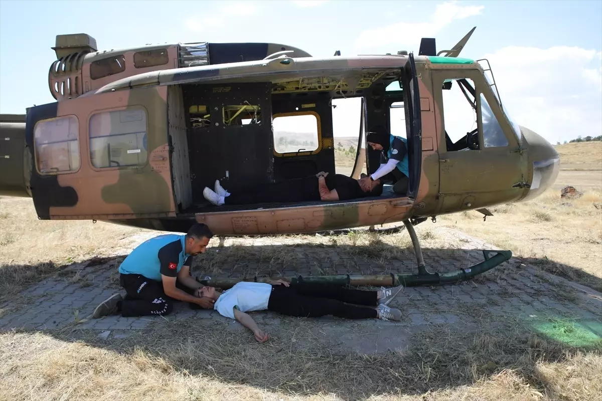 Erciş'te Helikopter Kazası Tatbikatı Gerçekleştirildi