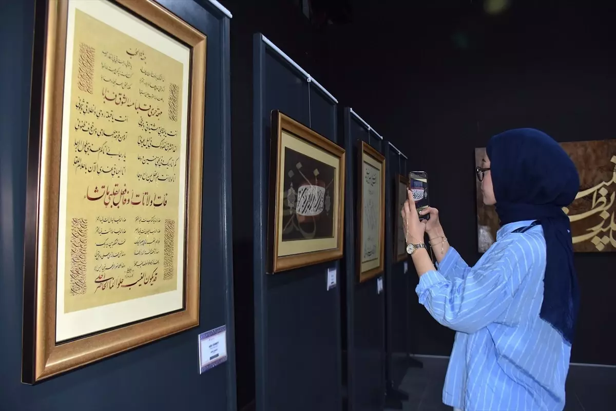 Van'da Işık Doğudan Yükselir Sergisi Sanatseverleri Ağırlıyor