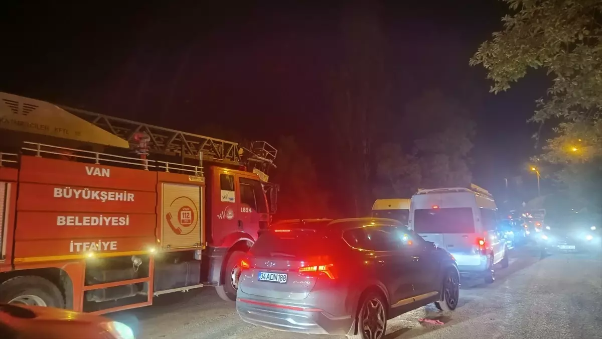 Bahçesaray'da Çaya Düşen Genç Kız Hayatını Kaybetti