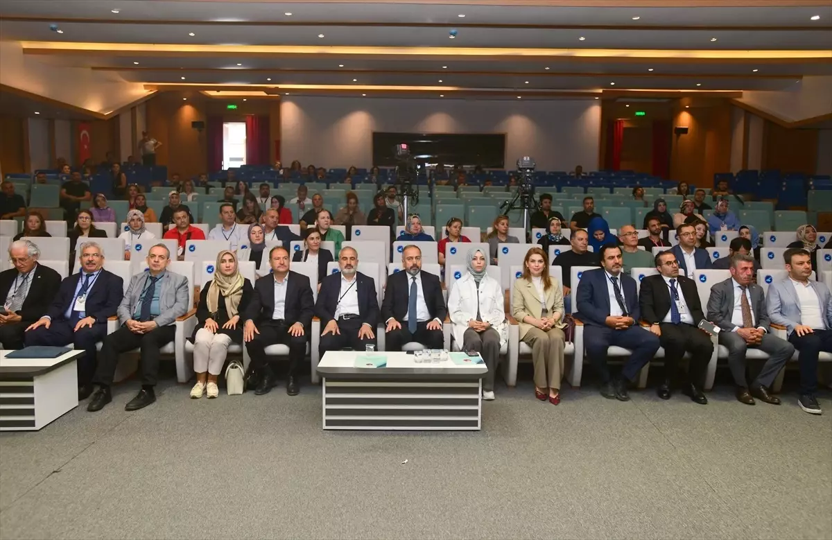 Van YYÜ Tıp Merkezi'nde Sağlık Hizmetlerinde Kalite ve Akreditasyon Sempozyumu