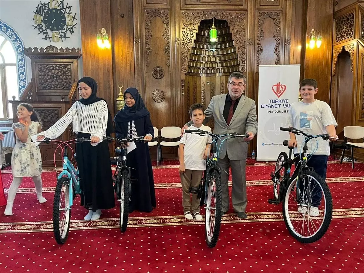 Van'da 2025 Yaz Kur'an Kursları Kapanış Programı Düzenlendi