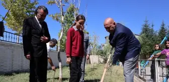 Van'da Yeşil Vatan Projesi Kapsamında Fidan Dikim Etkinliği Gerçekleştirildi