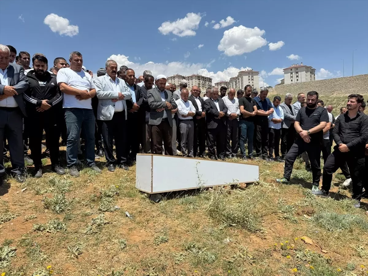 Van'da Silahlı Saldırı: Onur Karael Hayatını Kaybetti