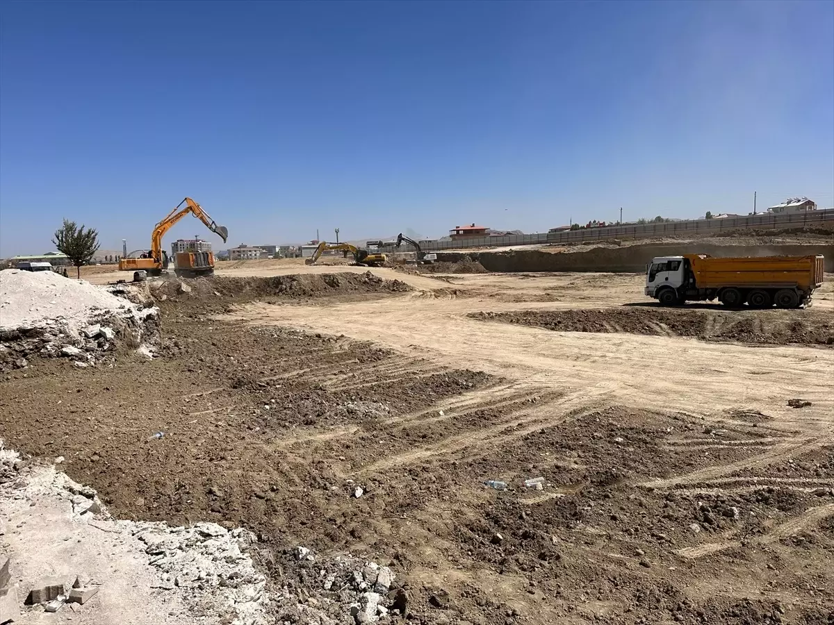 Van'da 800 Yataklı Şehir Hastanesi İçin İnşaat Çalışmaları Başladı