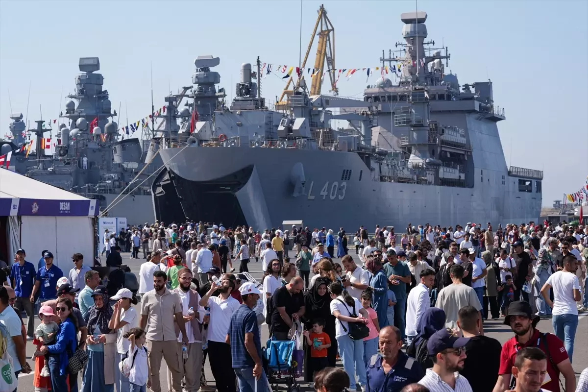 TEKNOFEST Mavi Vatan'da Uzun Kuyruklar Oluştu