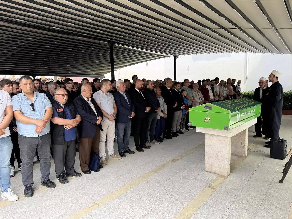 Ümit Yorulmaz Son Yolculuğuna Uğurlandı