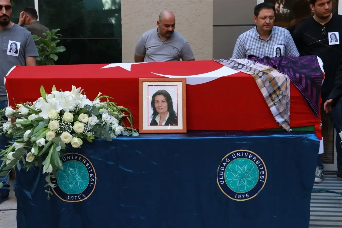 Eski CHP Milletvekili Lale Karabıyık için Tören Düzenlendi