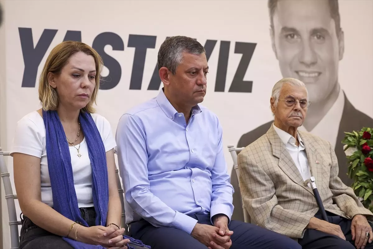 Manisa Büyükşehir Belediye Başkanı Ferdi Zeyrek'e Taziye Ziyaretleri Devam Ediyor