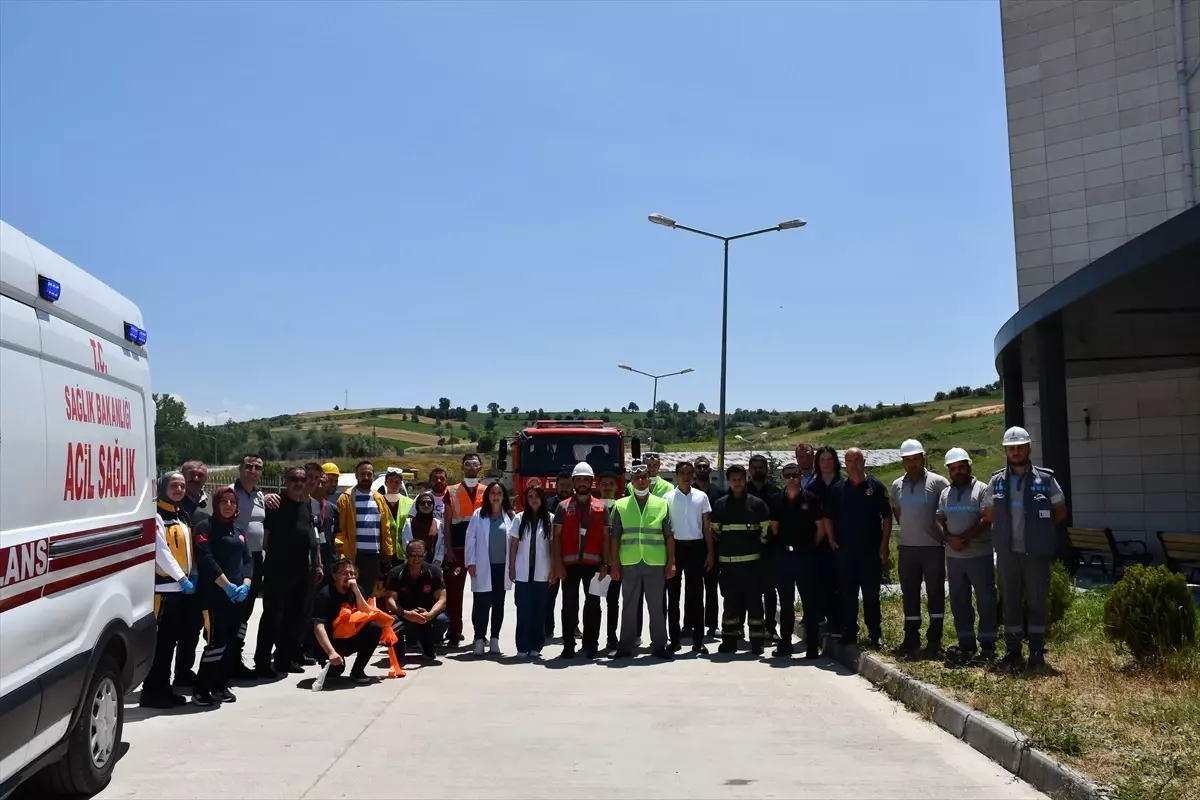 Vezirköprü Ağız ve Diş Sağlığı Merkezi'nde Yangın Eğitimi ve Tatbikat Gerçekleştirildi