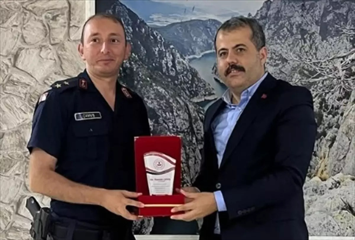 Üsteğmen Mustafa Çavuş'a Veda Yemeği Düzenlendi