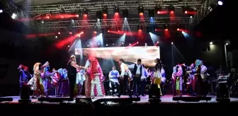 Vezirköprü'de Gençlik Konseri Coşkuyla Gerçekleşti